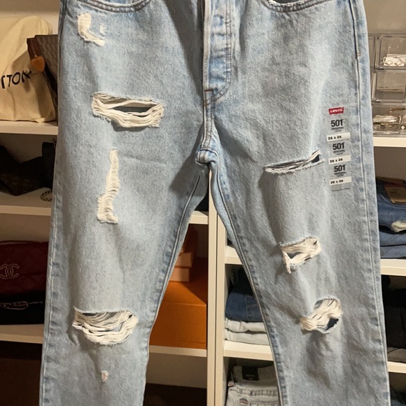Levi’s 501 Cropped Jeans - Picture 3 of 6